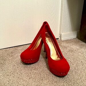 Red sz8 JustFab platform pumps